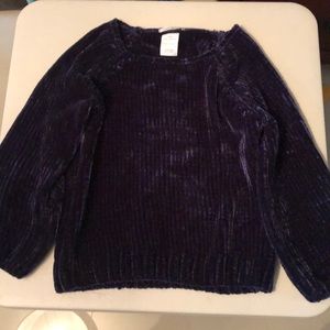 Sweater top type for girls
